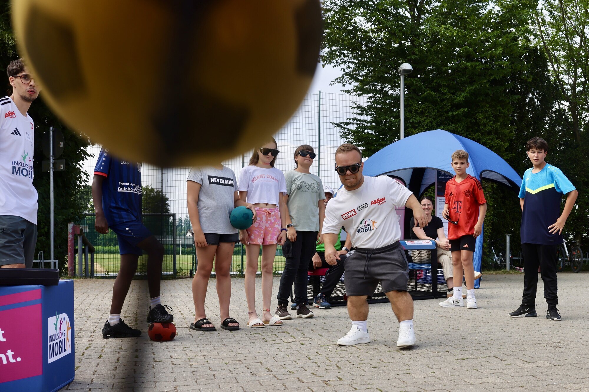 Niko Kappel visits old school in Welzheim with a clear message about ...