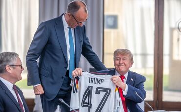 Vor der WM freute sich Bundeskanzler Merz noch auf das Turnier in den USA. (Archivbild)