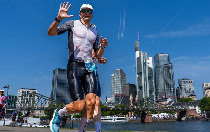 Jens Müller beim Triathlon in Frankfurt.