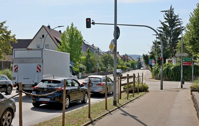 Die Ampel an der Kreuzung Stuttgarter Straße/Poststraße in Beutelsbach.