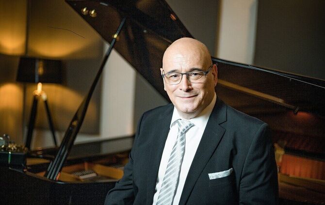 Belcanto-Tenor Antonio Costa gastiert am 4. Juli mit „Spanish Emotions" in Murrhardt.