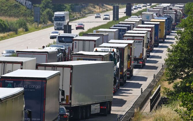 Autobahn 2 bei Burg wegen Hitzeschäden gesperrt