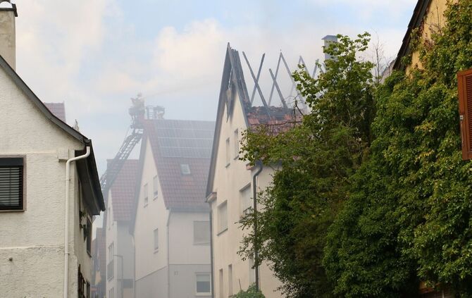Nach dem Brand ist das Haus möglicherweise einsturzgefährdet.
