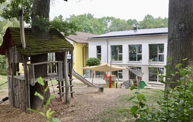 Eltern der Kita an der Schillerschule machen sich über große Hitze Sorgen.