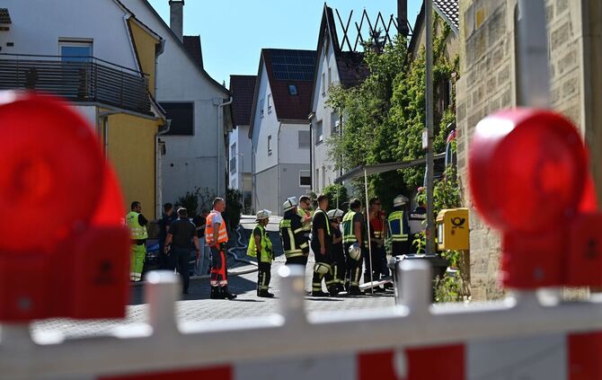 In Ingersheim soll ein Bewohner den Dachstuhl seines Hauses angezündet haben und Brandsätze geworfen haben.