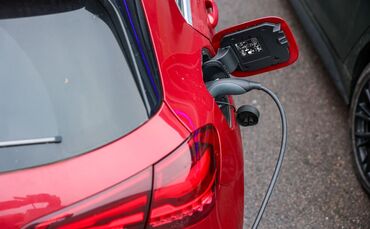 Die Nachfrage nach Elektroautos hat im ersten Halbjahr wieder deutlich angezogen. (Archivbild)