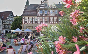 Der Start von "Summer in the City XXL" auf dem Marktplatz mit einem besonderen Grill-Event.