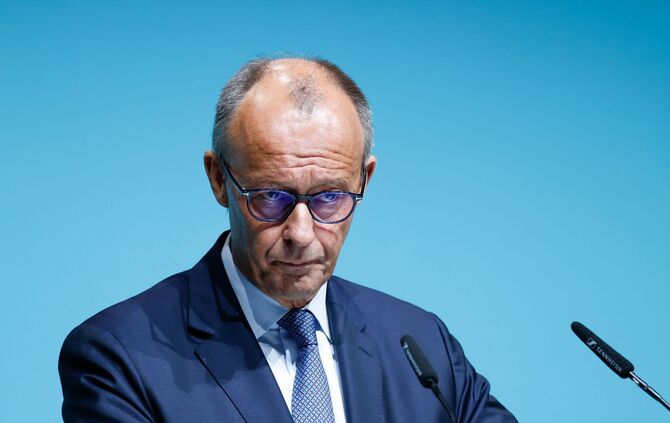 Kanzler Friedrich Merz beim Parteitag der NRW-CDU