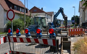 Bei den Erschließungsarbeiten für die Kreuzwiesen in Birkmannsweiler wurden für viel Geld Leitungen für ein Wärmenetz verlegt, d
