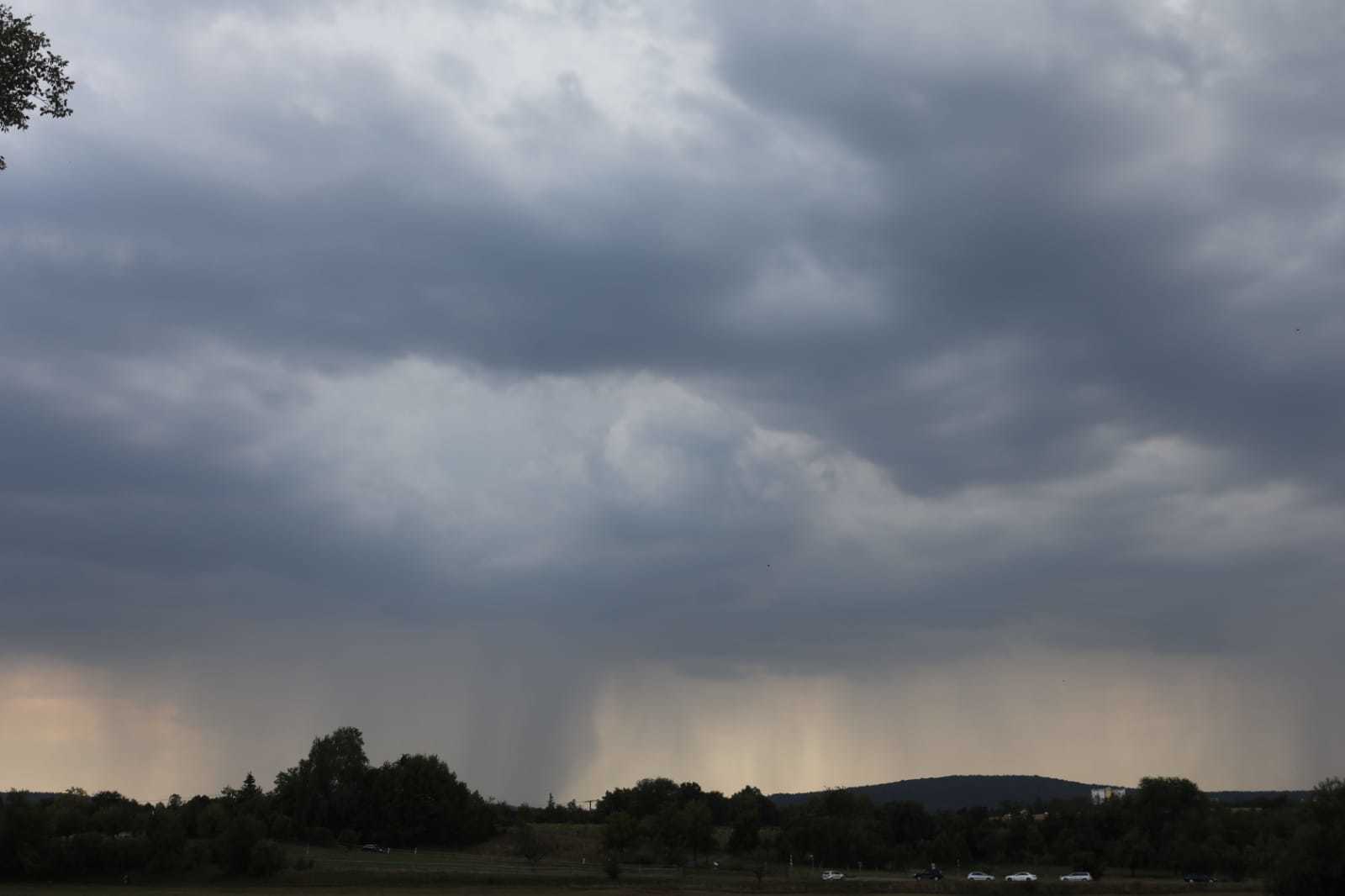Thunderstorm warning in the Rems-Murr district on Sunday afternoon (July ...
