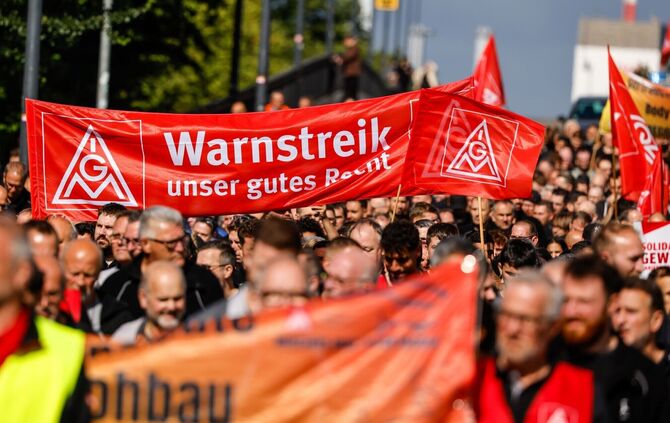 Protest gegen den Sparkurs bei Mercedes-Benz. (Archivbild)