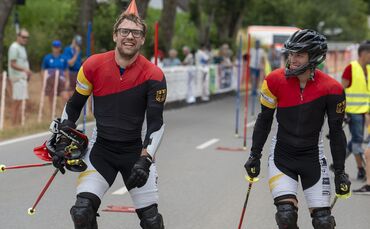 Die beiden derzeit weltbesten Inline-Alpin Sportler: Europameister Noah Sing von der SV Winnenden (links) und Weltmeister Jörg B
