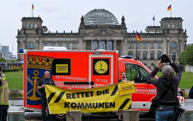 Kommunen demonstrieren für mehr Unterstützung