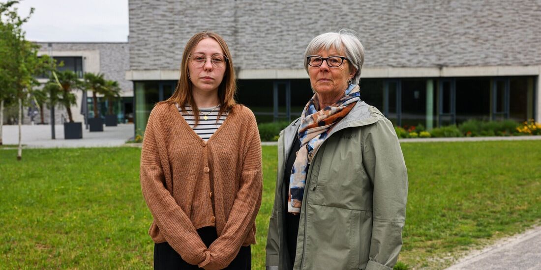 Birgit Burkhardt (69) und ihre Enkelin Fabienne (21) wollten gemeinsam zur Agentur für Arbeit gehen, um eine Beratung zu bekomme