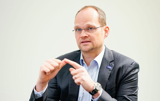 Dirk Elvermann