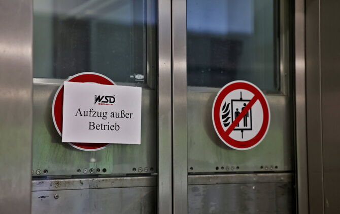 Der Aufzug an der S-Bahn-Haltestelle Endersbach kann mal wieder nicht genutzt werden.