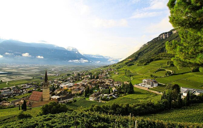 Beim Wandern in Südtirol ist ein 66 Jahre alter Deutscher tödlich verunglückt. (Archivbild)