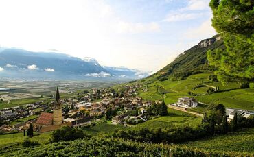 Beim Wandern in Südtirol ist ein 66 Jahre alter Deutscher tödlich verunglückt. (Archivbild)