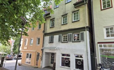 Bei dem Gebäude in der Bahngasse in Schorndorf handelt es sich um ein weitgehend saniertes historisches Bürgerhaus in zentraler