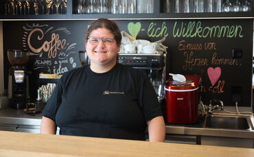 Nadine Köhler an ihrem Arbeitsplatz.