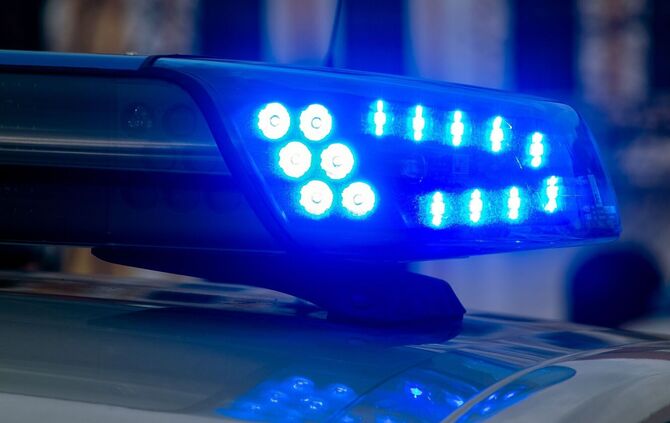 Straßensperrung nach Unfall mit verletztem Motorradfahrer