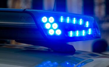 Straßensperrung nach Unfall mit verletztem Motorradfahrer