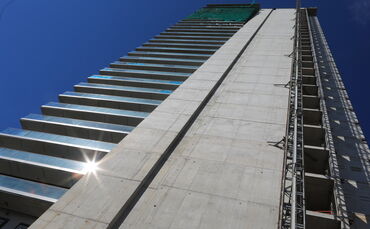 Der Schwabenlandtower, früher Gewa-Tower, ist zum negativen Wahrzeichen geworden (Archivfoto).