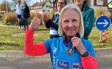 Beate Wiesner hat sich erst das Rauchen abgewöhnt und dann nach einer Herz-OP wieder mit dem Laufen angefangen.