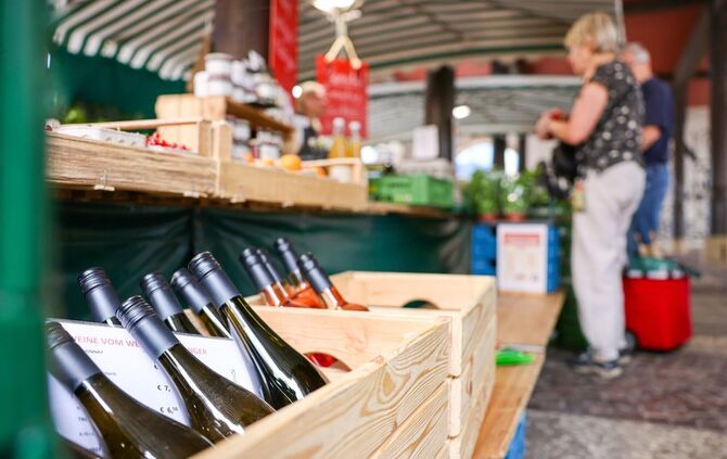 Vereinzelt bekommt man lokale Weine auch auf dem Waiblinger Wochenmarkt.