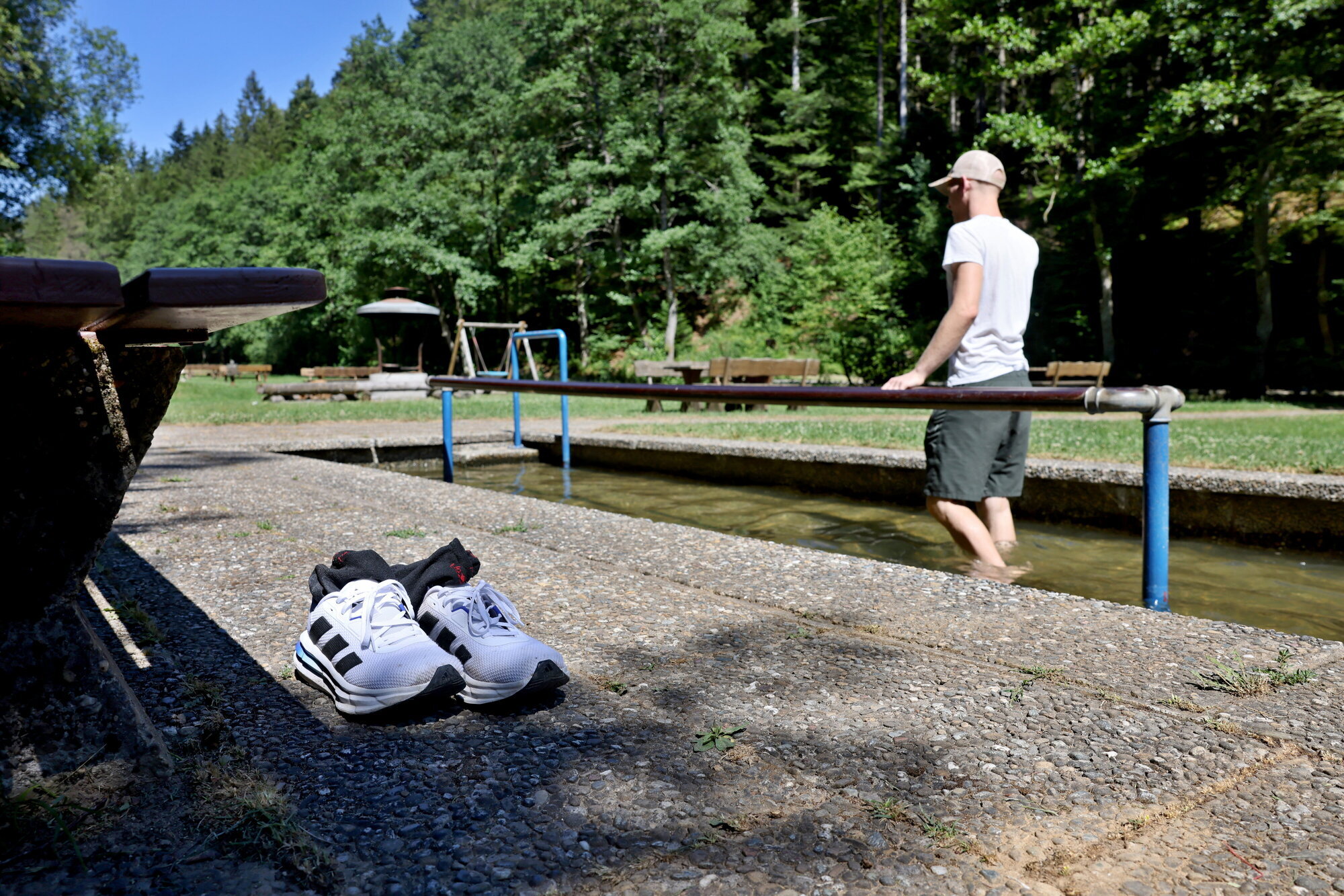 Refreshing kick from the water treading basin: Where you can do Kneipp ...