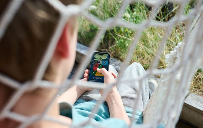 Illustration - Jugendliche und Social media