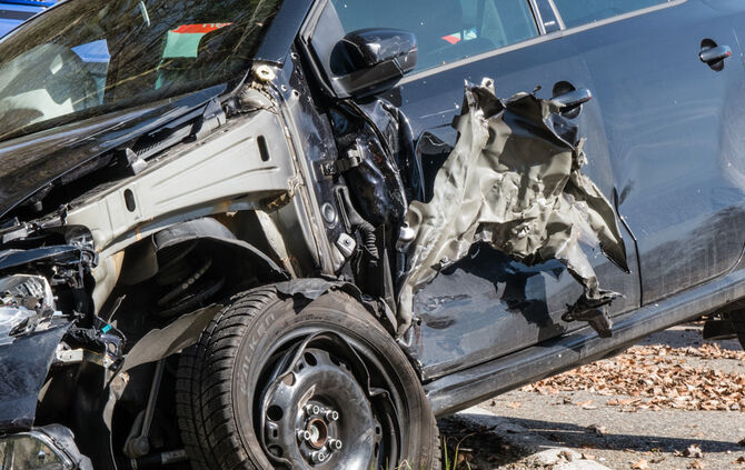 Unfall nahe Rettichkreisel - Bild 10_11