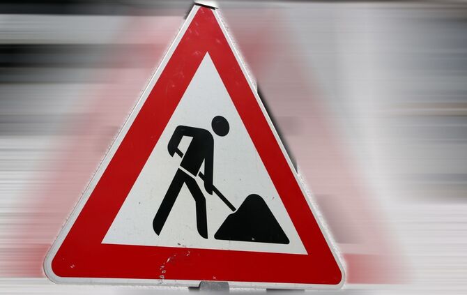 schild achtung Baustelle symbol symbolbild symbolfoto