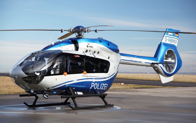 Blaulicht Polizei Hubschrauber_0