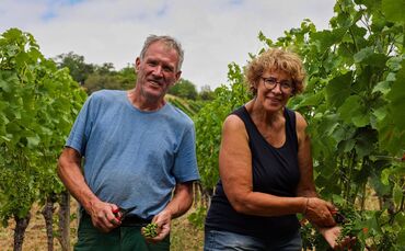 Jahr für Jahr arbeiten sie Seite an Seite im Weinberg: Marlene und Albert Häußermann.