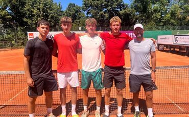 Die U18 des TC Schorndorf: Djordje Abadzic, Lian Bienert, Nicolas Pfäfflin, Paul Kappes und Trainer Alexander Bantel (von links 