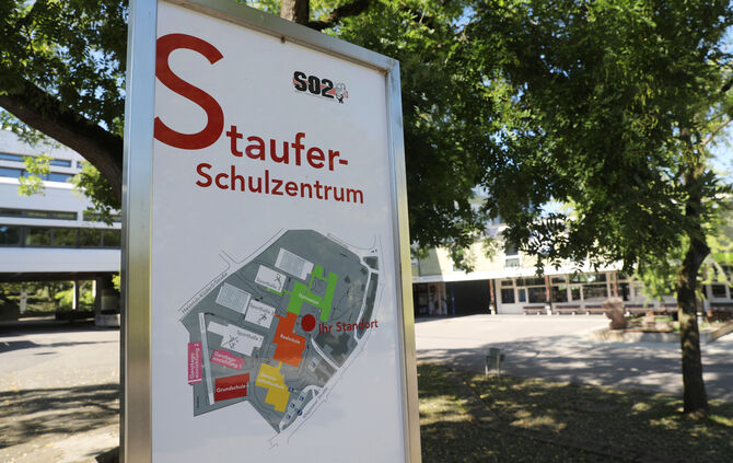 Das Staufer-Schulzentrum an der Mayenner Straße.