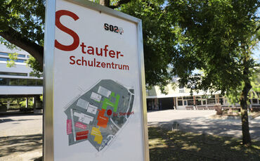 Das Staufer-Schulzentrum an der Mayenner Straße.