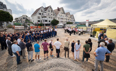 Der offizielle Spatenstich für das neue Feuerwehrhaus in Schorndorf ist gesetzt.