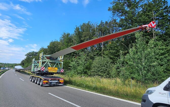 Windradflügel löst Sperrung des Stuttgarter Kreuzes aus