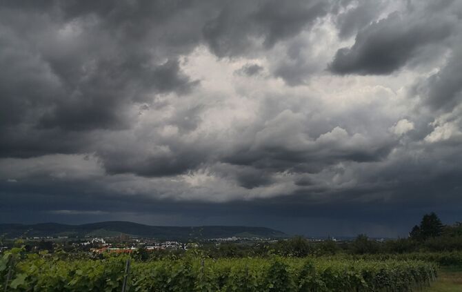 Am Freitagabend (17.07.) drohen im Rems-Murr-Kreis erneut Unwetter. (Symbolfoto)