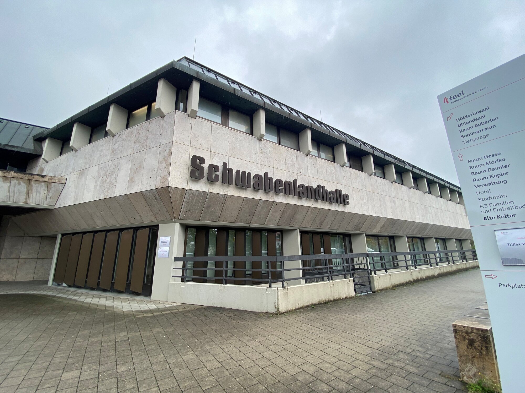 Visible at emergency exit doors: Water is entering Schwabenlandhalle due ...