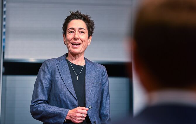 Dunja Hayali, bekannte ZDF-Moderatorin, war die Gastrednerin beim Unternehmerforum der Kreissparkasse in der Fellbacher Schwaben