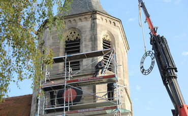 In der Martinskirche in Neustadt - 2020 wurde die restaurierte Turmuhr wieder angebracht - werden bald weniger Gottesdienste gef
