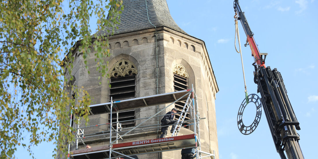 In der Martinskirche in Neustadt - 2020 wurde die restaurierte Turmuhr wieder angebracht - werden bald weniger Gottesdienste gef