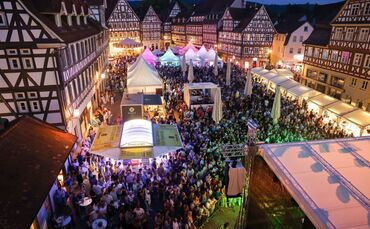 Voll, voller, SchoWo – und die Stimmung auf dem Stadtfest ist bisher auch richtig gut.