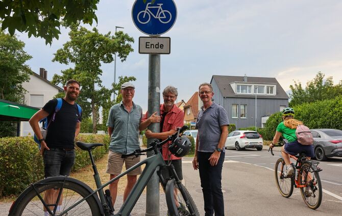Wer als Radfahrer vom Schulzentrum Benzach über die Beutelsbacher Straße (siehe Bild) in die Ortsmitte Endersbach fahren will, h