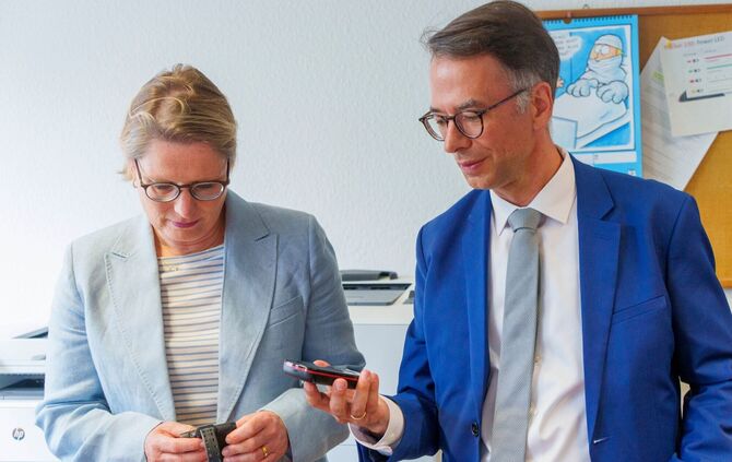 Zentrale Stelle für die Überwachung elektronischer Fußfesseln