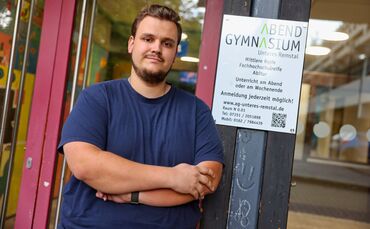 Mit der Note 1,8 hat Noah Treitler aus Rudersberg sein Abitur am Abendgymnasium Unteres Remstal in Weinstadt absolviert.