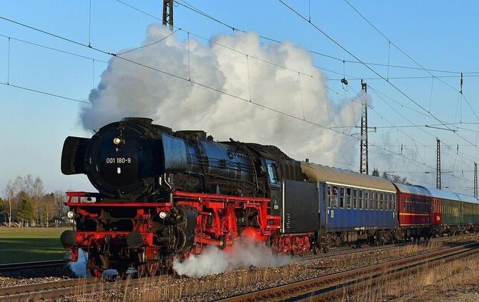 Dampf Lokomotive 01 180
